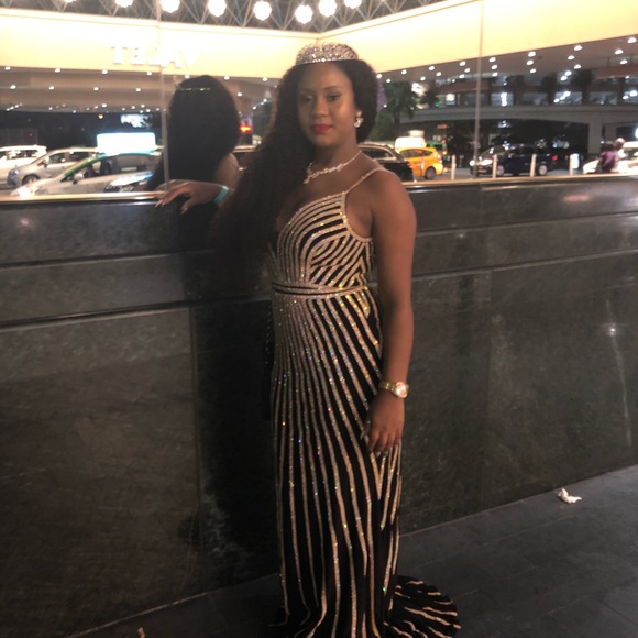 ❗️WORN FOR A 30 MIN PHOTO SHOOT❗️ - Picture 2 of 5